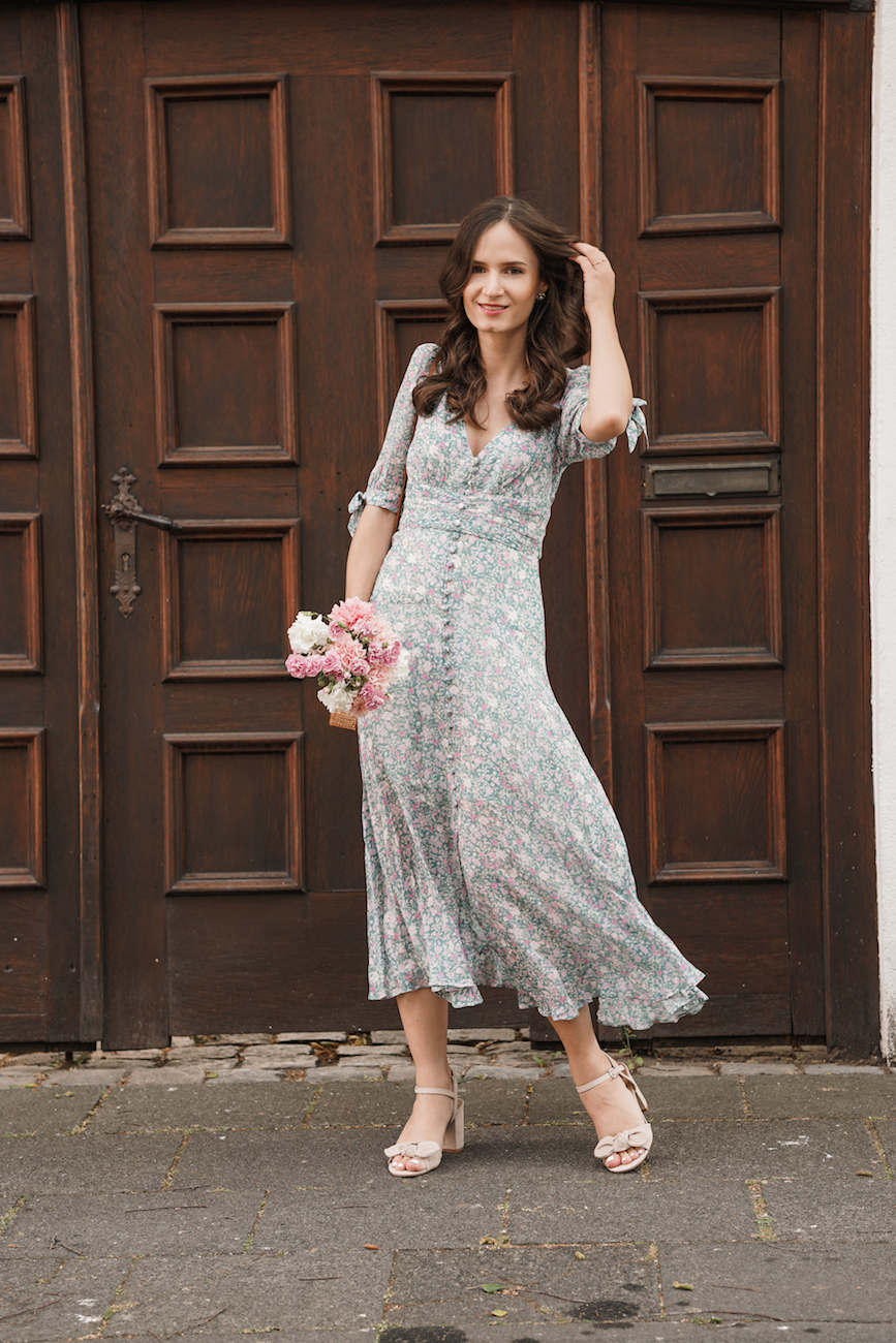 Forever new white outlet floral dress