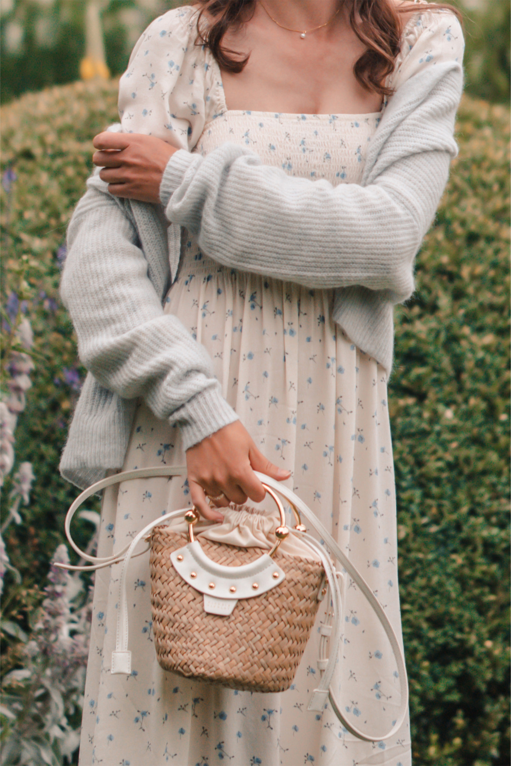 Nap dress trend in the English countryside