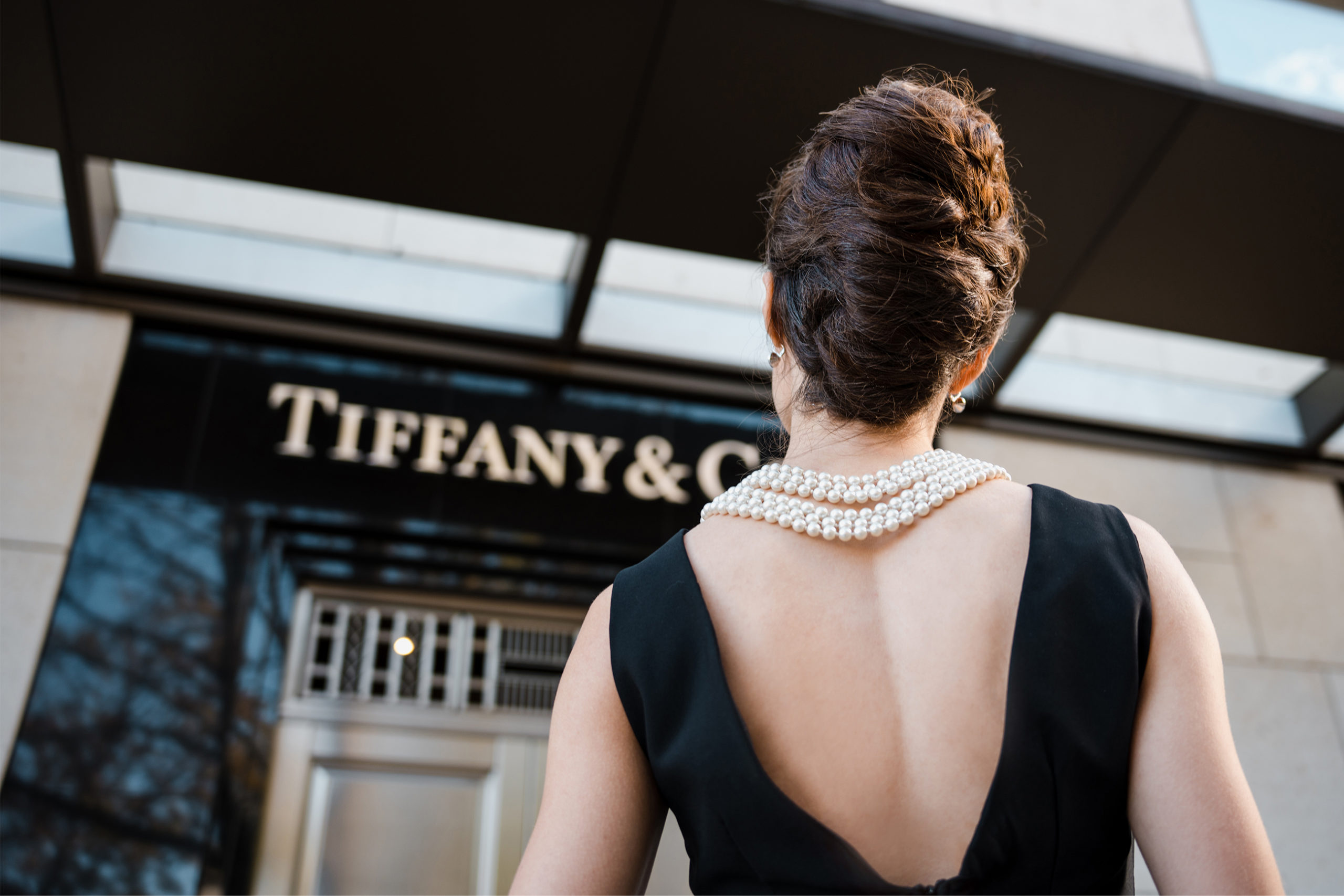 Breakfast at Tiffany's replica opening scene